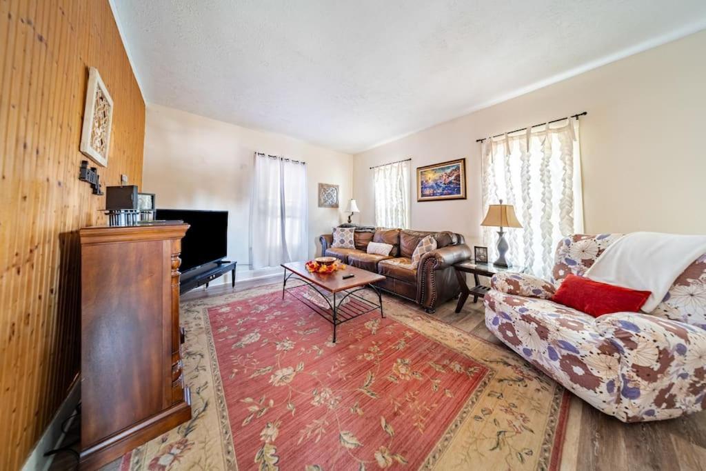 Cottage In The Falls, 2 B, 2 Bath, Fireplace Cuyahoga Falls Exteriér fotografie